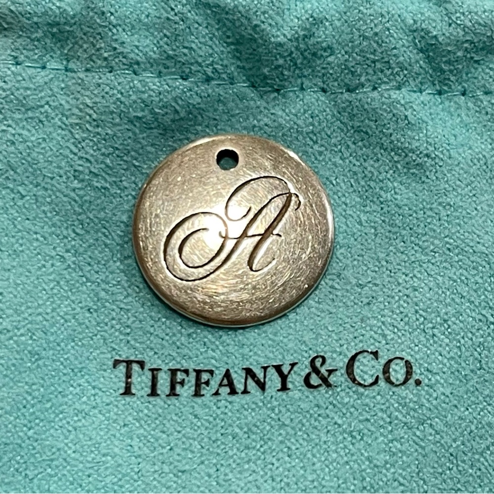 🎀TIMELESS & CLASSIC DISC CHARM in letter, “A”🎀